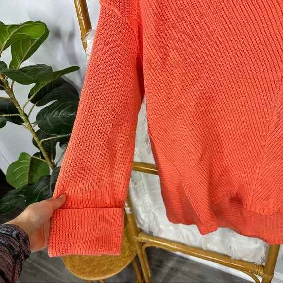 Free People Pink Ribbed V Neck Sweater sz L - Picture 2 of 4